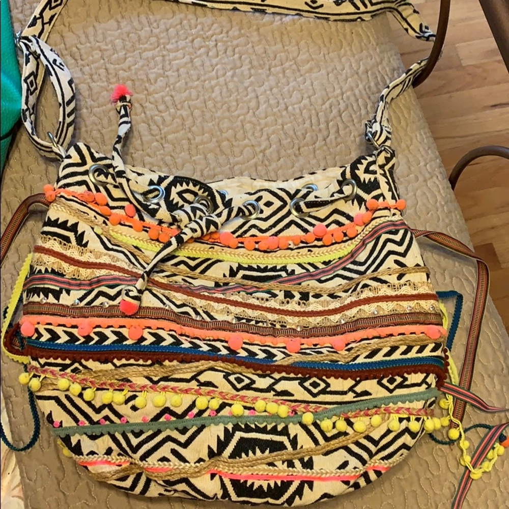 Crossbody adjustable bag